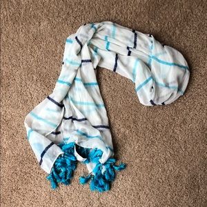 WHBM Lightweight Tassle Scarf